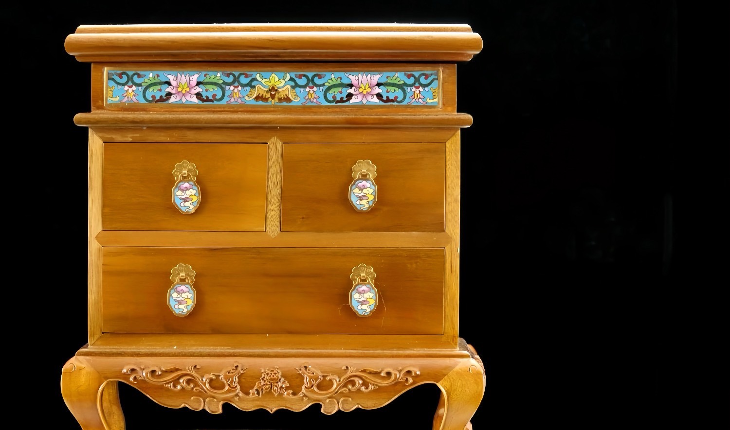 劉永森大師作品：金絲楠木景泰藍多寶格